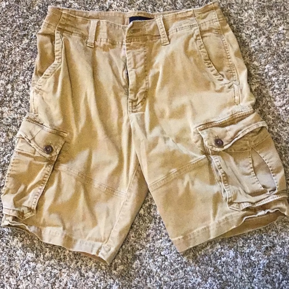 Men’s American Eagle cargo shorts, 31